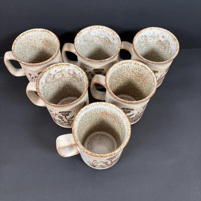 LOT 198: Stangl Two-Tier Pottery Tib-Bit Tray, Stangl Pottery Amber Glo Serving Tray w/Handle, Dunoon Stoneware Mugs, Holt Howard Sugar...