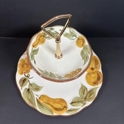 LOT 198: Stangl Two-Tier Pottery Tib-Bit Tray, Stangl Pottery Amber Glo Serving Tray w/Handle, Dunoon Stoneware Mugs, Holt Howard Sugar...