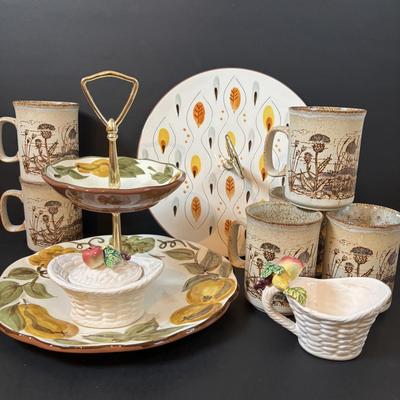 LOT 198: Stangl Two-Tier Pottery Tib-Bit Tray, Stangl Pottery Amber Glo Serving Tray w/Handle, Dunoon Stoneware Mugs, Holt Howard Sugar...