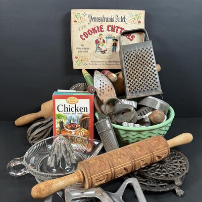 LOT 199: Vintage Kitchen: Springerle Rolling Pin, Citrus Reamer/Juicer, PA Dutch Cookie Cutters, Pottery Mixing Bowl & More