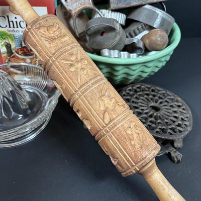 LOT 199: Vintage Kitchen: Springerle Rolling Pin, Citrus Reamer/Juicer, PA Dutch Cookie Cutters, Pottery Mixing Bowl & More