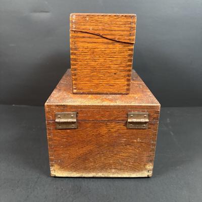 LOT 200: Wooden Recipe Holders, Dundee Marmalade Crock & Others, Strawbridge & Clothier Knife Set made by Sheffield England,...