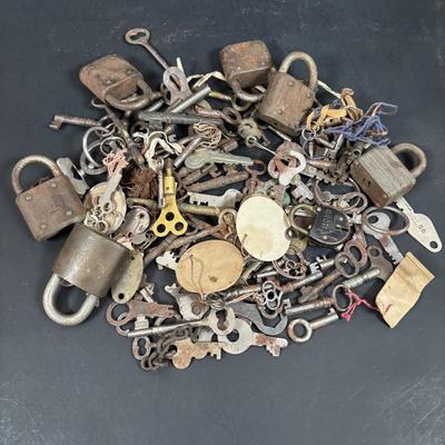LOT 201: Antique/Vintage Keys & Locks