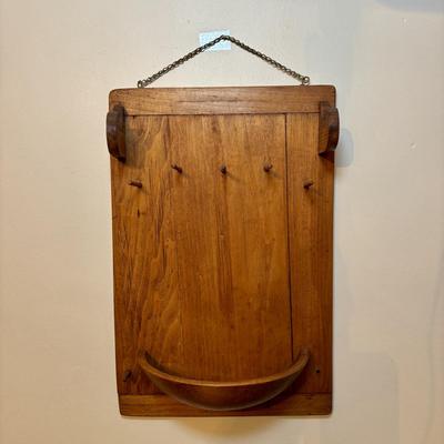 LOT 205: Primitive Kitchen Wall Utensil Hanger