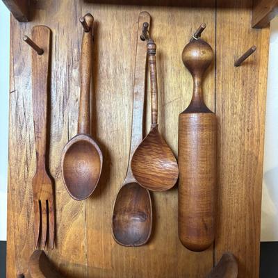 LOT 205: Primitive Kitchen Wall Utensil Hanger