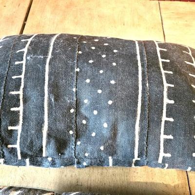 2 Pillow Lot, #1 15 x 15, #2 21 x 13