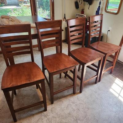 Table w 4 Chairs Table 48"x36"x36"