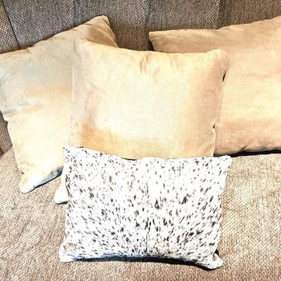 4 Pillow Lot