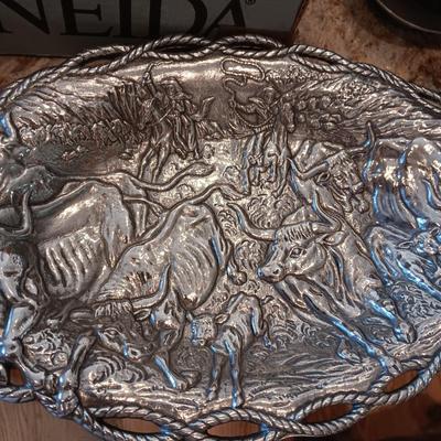 ARTHUR COURT PEWTER PLATE, CUTLERY, POT HOLDERS AND HOT PLATES