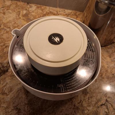 KITCHEN SCALE, ELECTRIC CORK SCREW, APPLE PEELER AND MORE