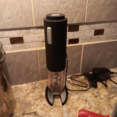 KITCHEN SCALE, ELECTRIC CORK SCREW, APPLE PEELER AND MORE
