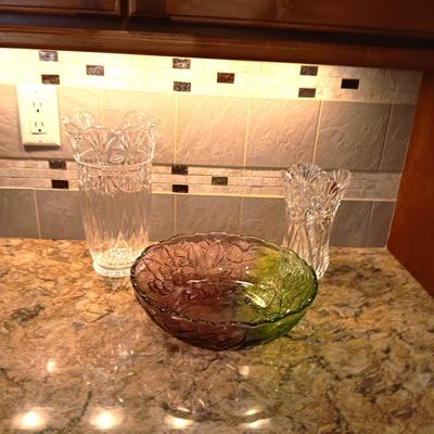 2 LARGE CRYSTAL VASES AND A PURPLE AND GREEN GLASS BOWL