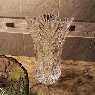 2 LARGE CRYSTAL VASES AND A PURPLE AND GREEN GLASS BOWL