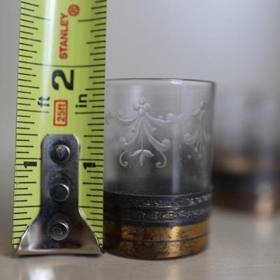 Small Glass Decanter with 9 Glasses