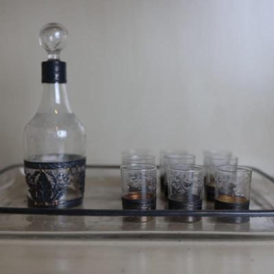 Small Glass Decanter with 9 Glasses