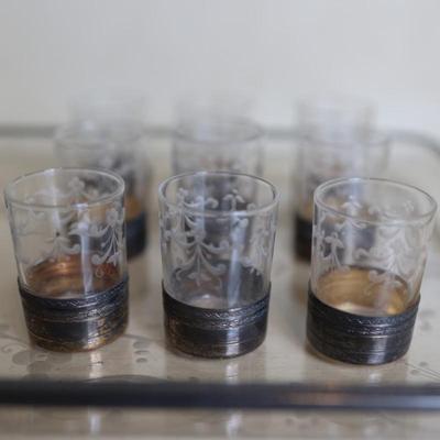 Small Glass Decanter with 9 Glasses