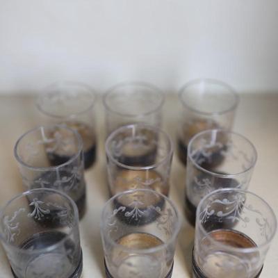 Small Glass Decanter with 9 Glasses