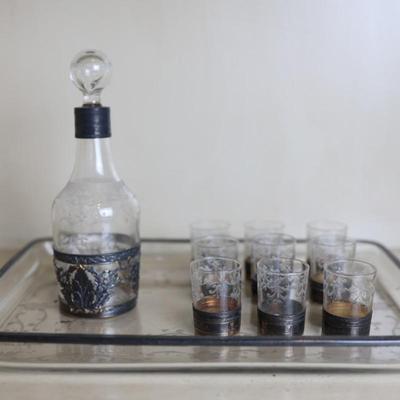 Small Glass Decanter with 9 Glasses