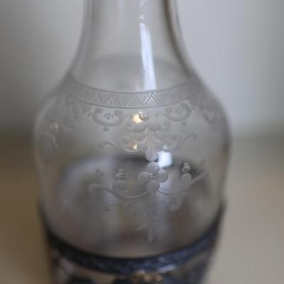 Small Glass Decanter with 9 Glasses