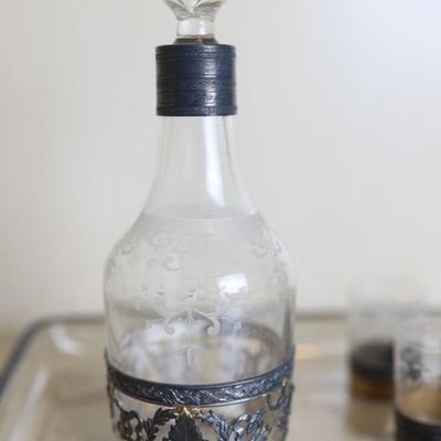 Small Glass Decanter with 9 Glasses