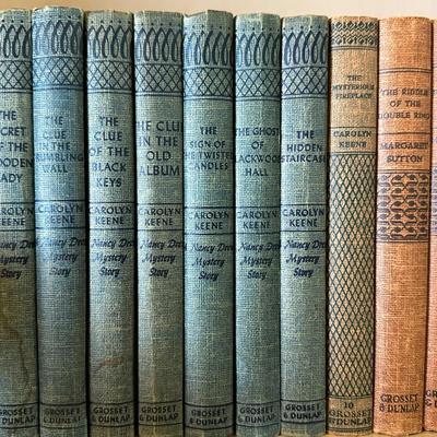Collection of Vintage Nancy Drew Mystery Books (33)