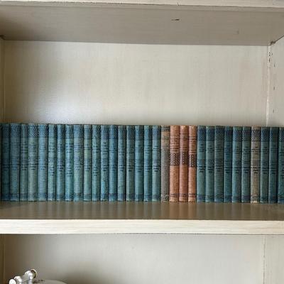Collection of Vintage Nancy Drew Mystery Books (33)