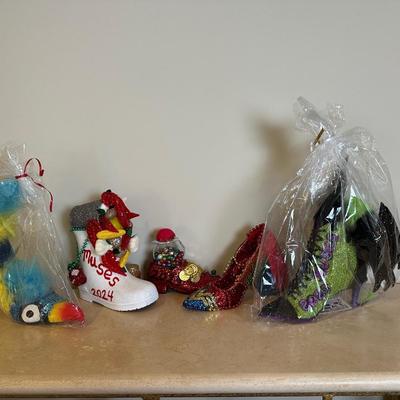 Collection of Muses Shoe Throws