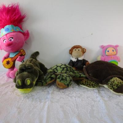Sale Photo Thumbnail #586: Alligator is a puppet & growls when you squeeze his lower jaw, Glow Worm uses 3 AA batteries not included and face glows, Troll is a cuddle pillow