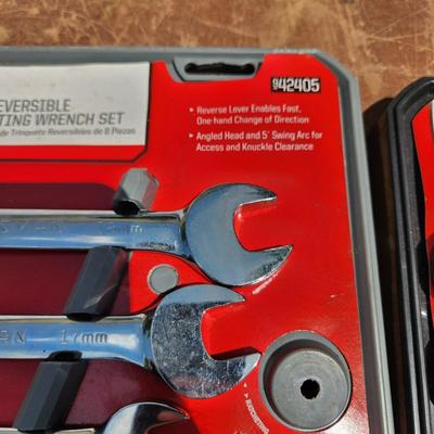Large lot of Craftsman Ratcheting Wrenches 1 Metric sets 942404 942405