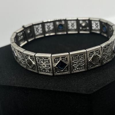 Sale Photo Thumbnail #393