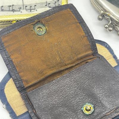 LOT 81: Vintage Coin Purses/Wallets