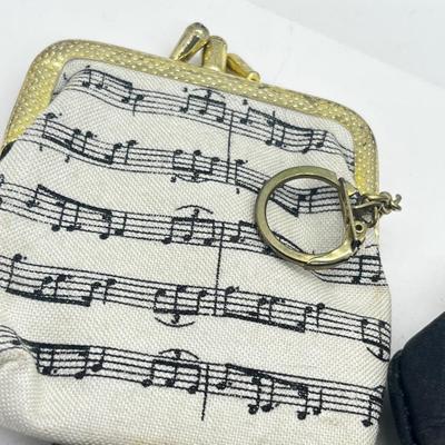 LOT 81: Vintage Coin Purses/Wallets