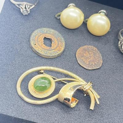 LOT 82: Marvella Simulated Pearl Necklace, Screw Back Pearl Earrings, Bracelet, Pin and More!
