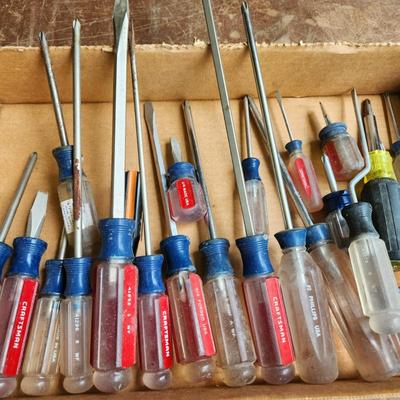 Lot of Craftsman Screwdrivers