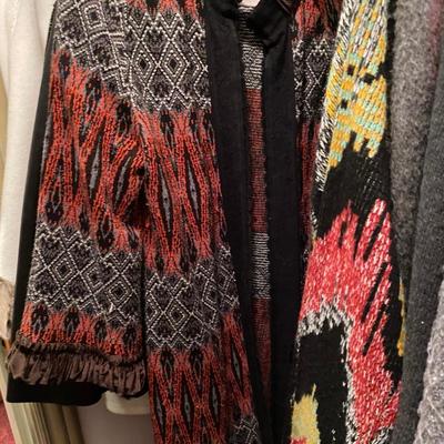 Clothing - Women's Boutique Coats, Tops and Faux Furs Sizes L to 2XL 20 - 30 Items