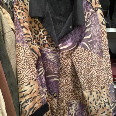 Clothing - Women's Boutique Coats, Tops and Faux Furs 20 - 30 pieces