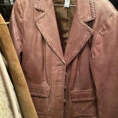 Clothing - Women's Boutique Coats, Tops and Faux Furs 20 - 30 pieces
