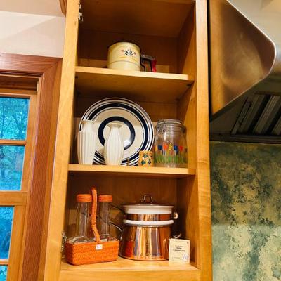 flour sifter, rattan vinager and olive oil set and tulip jar sold