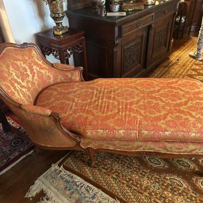 Accepting offers on the Chaise Lounge