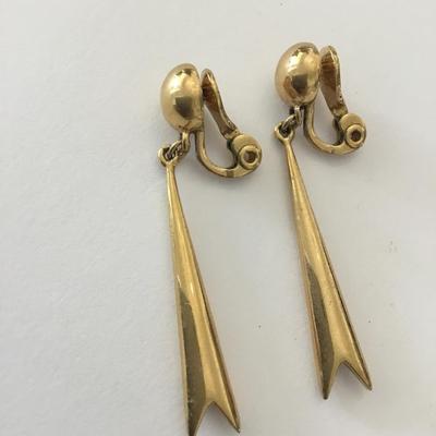 Vintage Monet gold tone clip on dangle earrings
