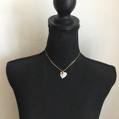 Cute vintage, porcelain heart, Winnie, Pooh, Katie, beautiful vintage necklace