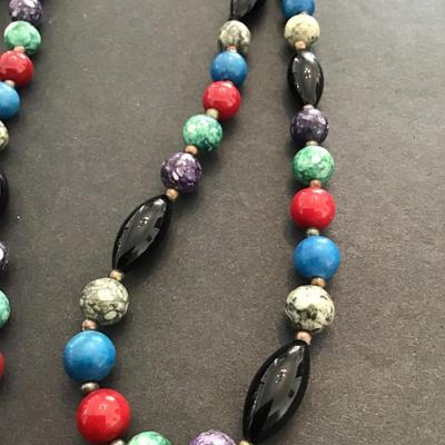 Beautiful, multicolored polished Stones and glass beaded necklace