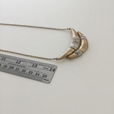 Gold tone fashion necklace