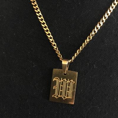 Vintage, gold toned, very nice pendant and chain necklace