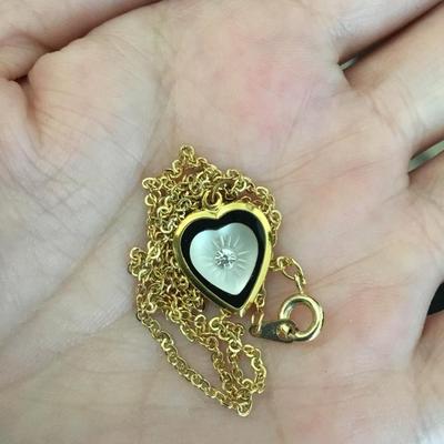 Super cute frosted glass heart necklace, vintage very cute