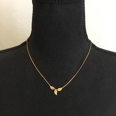 Mid century, gold, toned, dainty leaf, fashion necklace