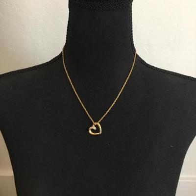 Beautiful, vintage, gold tone, chain necklace, heart pendant