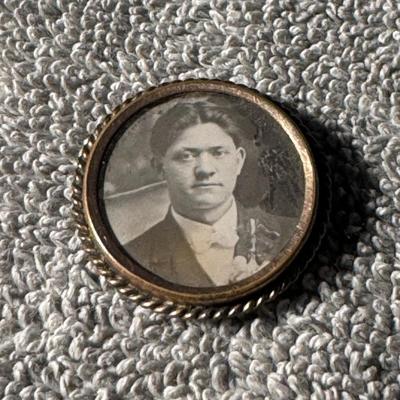 Victorian Mourning Brooch.