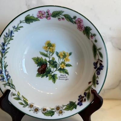 Royal Worcester England “Worcester Herbs” Dinnerware Set
