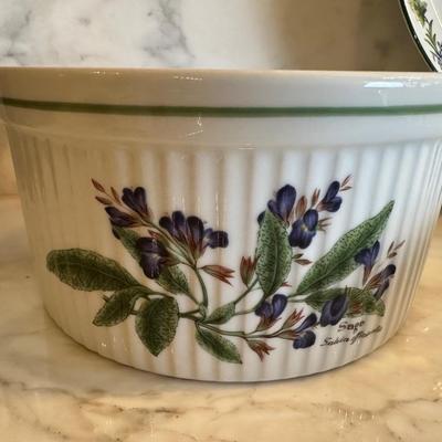 Royal Worcester England “Worcester Herbs” Dinnerware Set